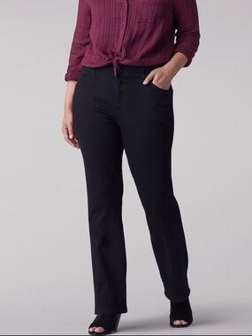 NWOT Lee Mid-Rise Bootcut Jeans